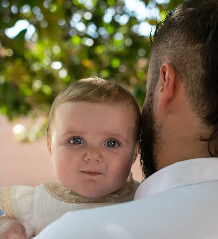 Bebé durante un bautizo fotografiado por Dani Falcón