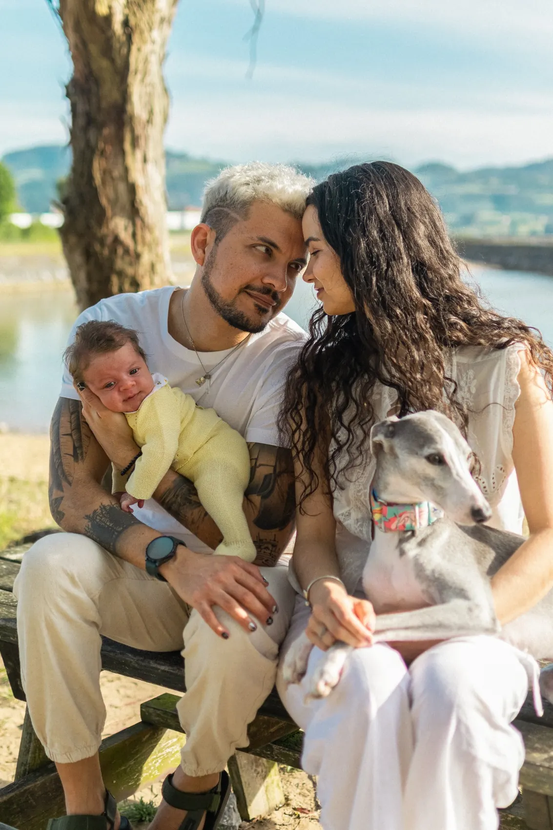 Padre jugando con su bebé