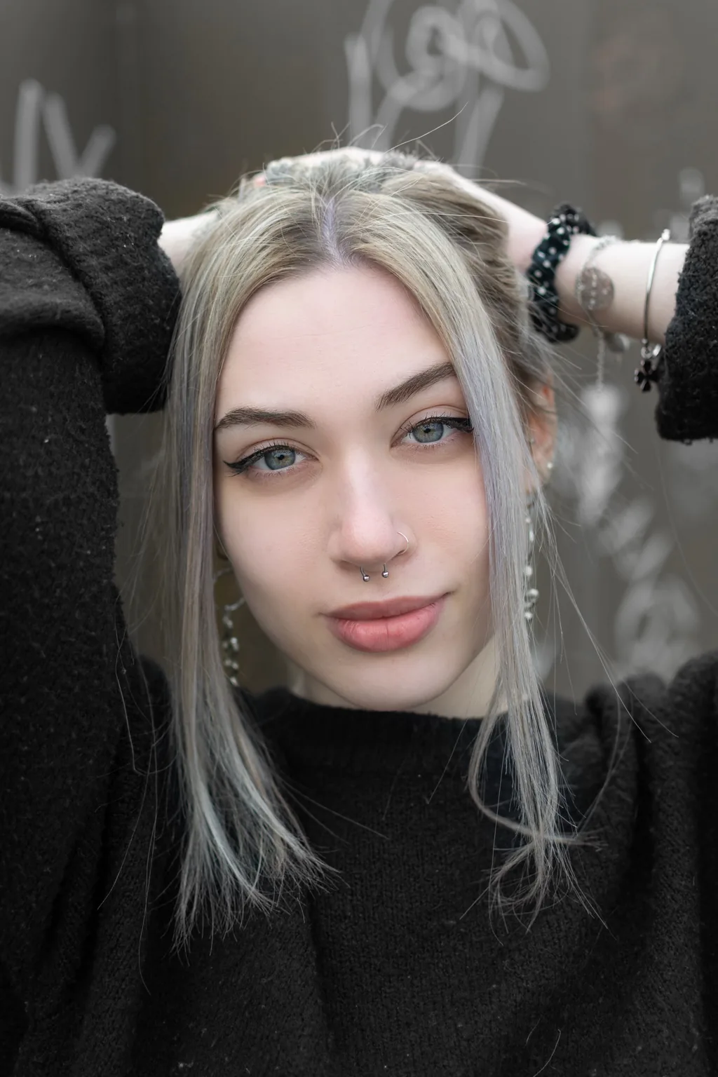 Primer plano de belleza con cabello claro